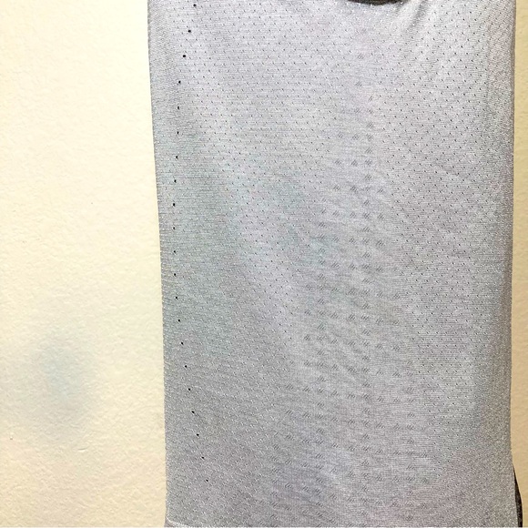 GYMSHARK Silver Gray Athletic Work Out Tank Top with Cross Over Back Size Small - Picture 5 of 10